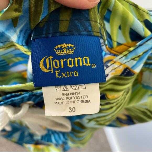 Corona Swim Trunks Size 30 - Picture 5 of 6